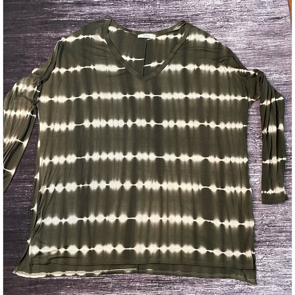 A.gain Top Long Sleeve Shirt Womens Size 1XL Green V Neck Pullover Tie Dye - Picture 1 of 5